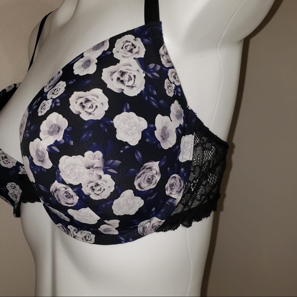 La Vie En Rose Intimates & Sleepwear La Vie En Rose Black Floral